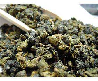 Wulong tea drying and obtaining caffeine